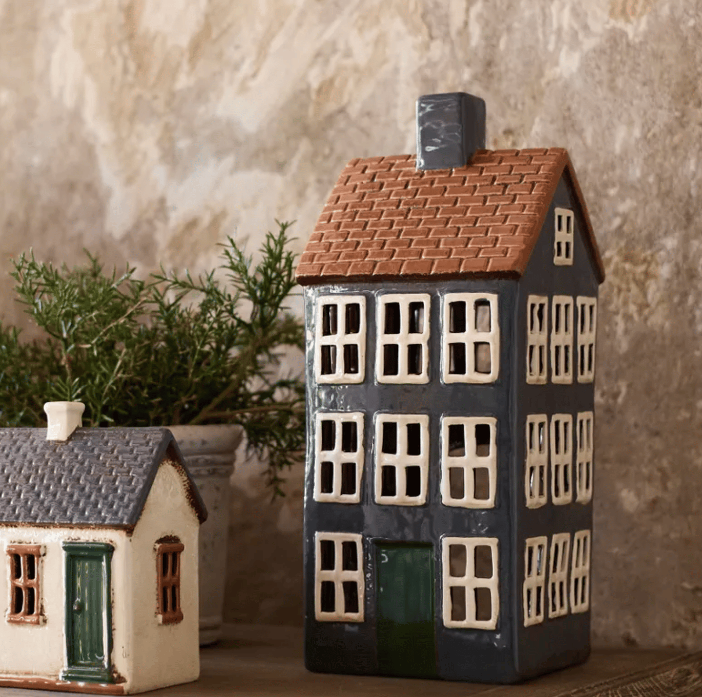 Hawthorn Manor Tealight House