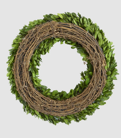 Close-up of green leaves on 35cm preserved boxwood wreath