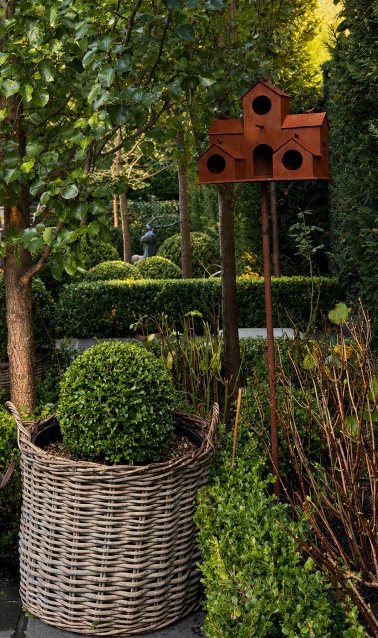 Manor house birdhouse stake - HAROLDS