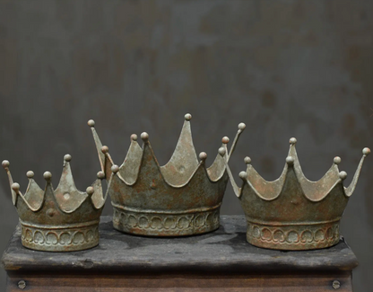 Crown Dish set of three in Oxido finish showing Small, Medium and Large size progression