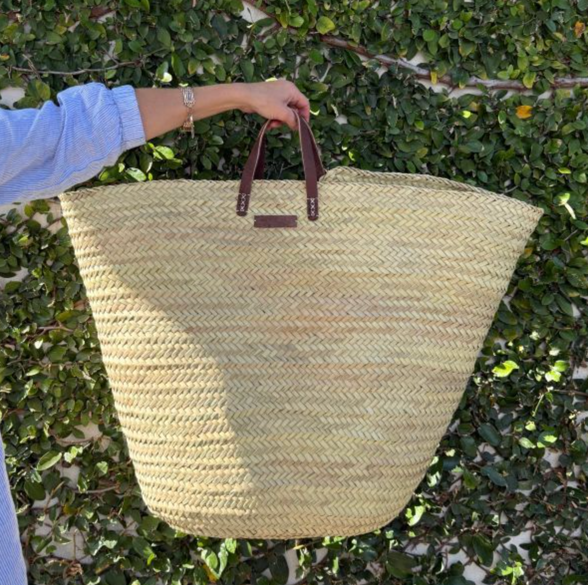 Le Marche XL Classic tan market basket styled indoors