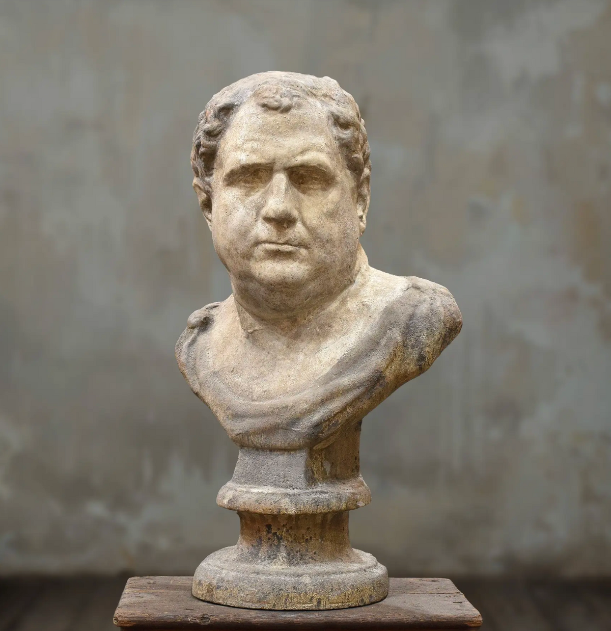 Classical bust, front view with pedestal