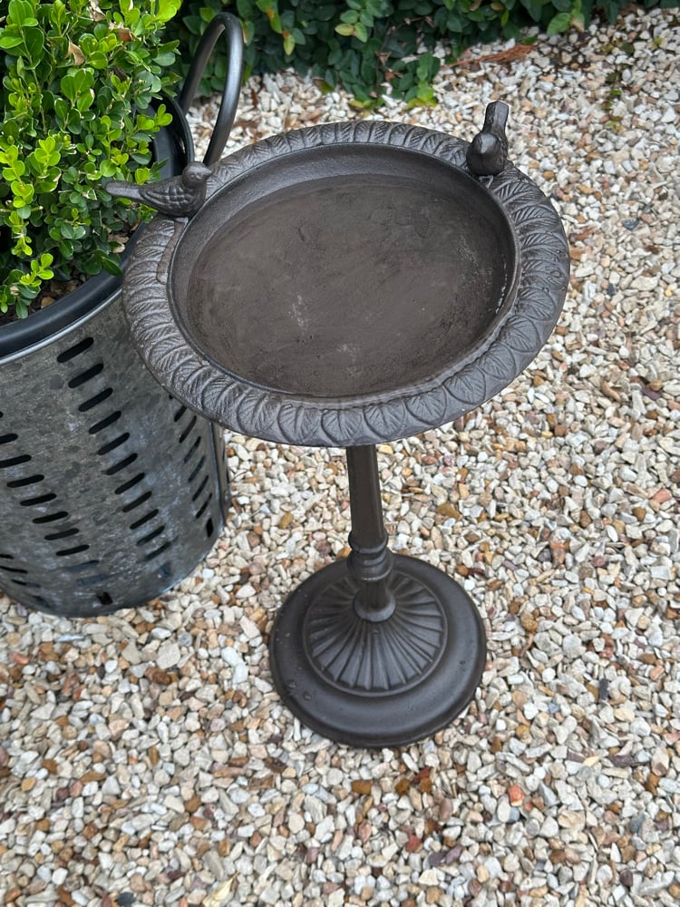 Petite Bird Bath