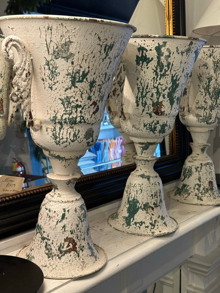 Jardin Metal Urn