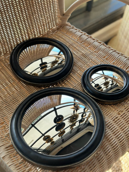 Black Convex Mirror
